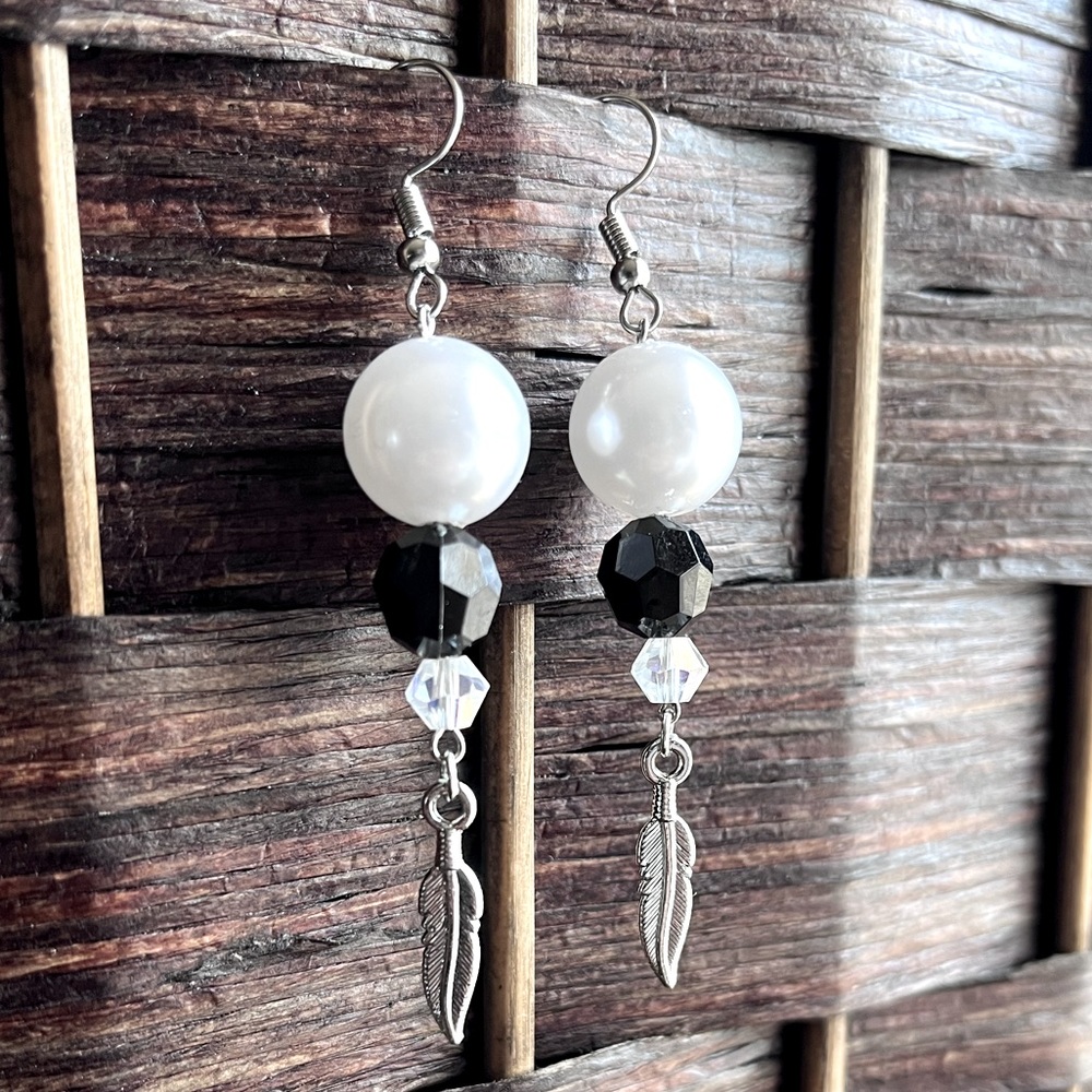 Pearl, Onyx and Silver Tone Drop Earrings